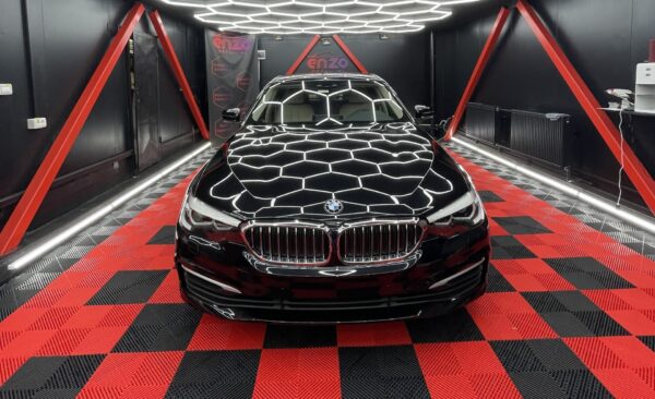 Îngrijirea estetică a mașinii: Detailing auto și polish auto cu profesioniștii de la Enzo Detailing