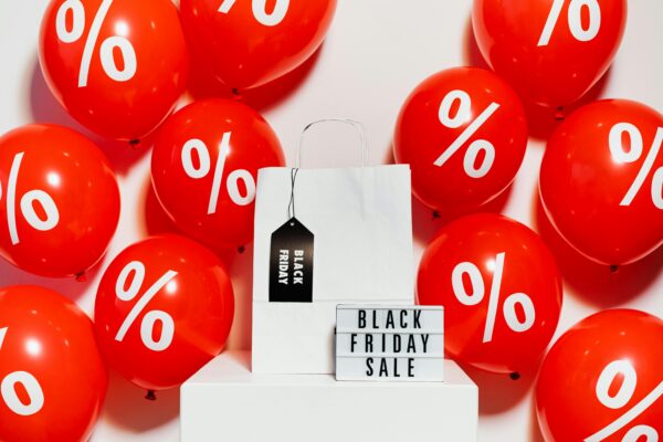 Cele Mai Bune Magazine Românești cu Reduceri de Black Friday 2024
