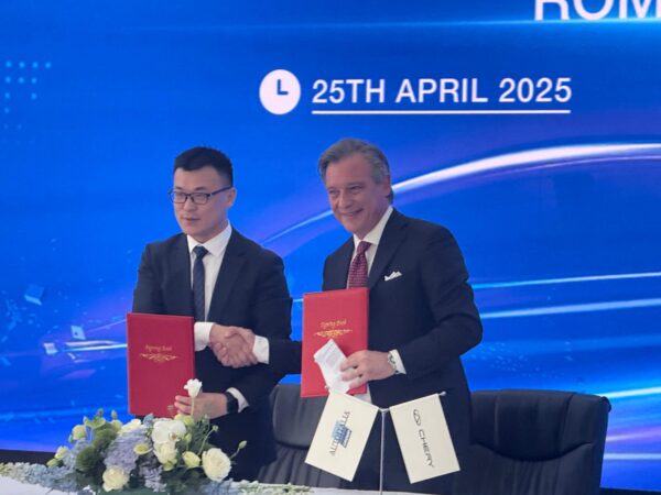 Chery se lansează oficial în România, prin parteneriatul semnat cu Grupul AUTO ITALIA