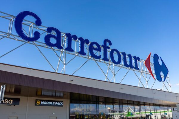 Programul Grădina Noastră Carrefour se extinde: fructe românești din comuna Ciceu-Mihăiești